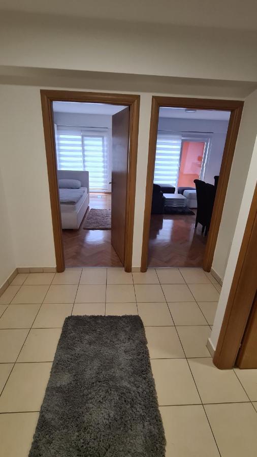 Apartmani Marcetic スラヴォンスキ・ブロド エクステリア 写真
