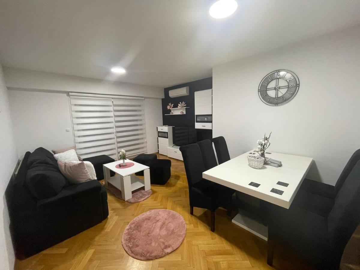 Apartmani Marcetic スラヴォンスキ・ブロド エクステリア 写真